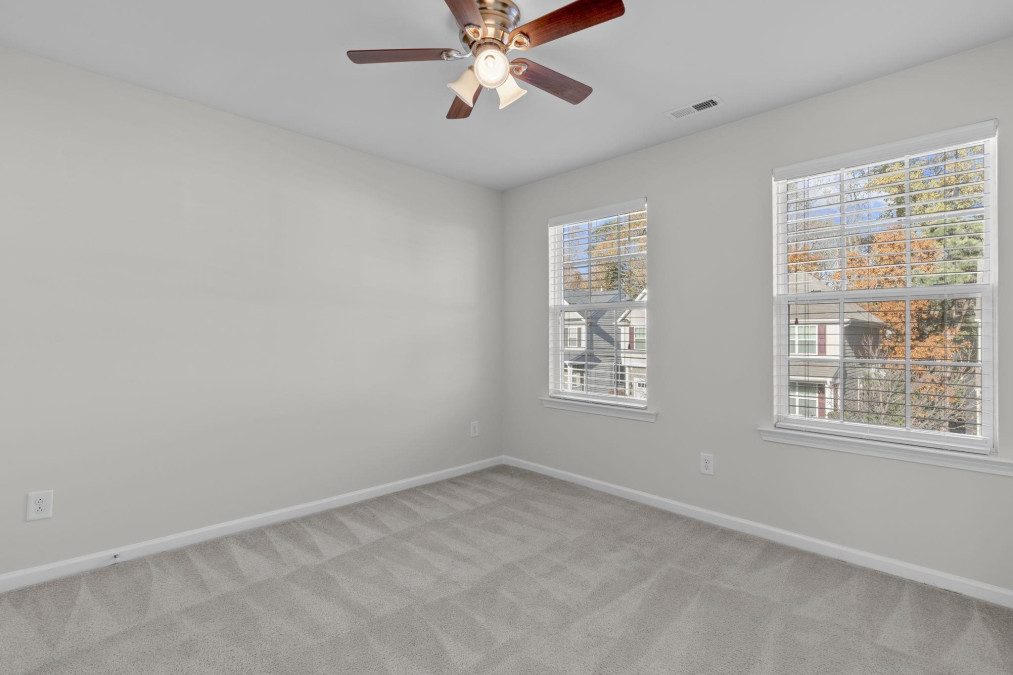 126 Spring Pine Ln Holly Springs, NC 27540