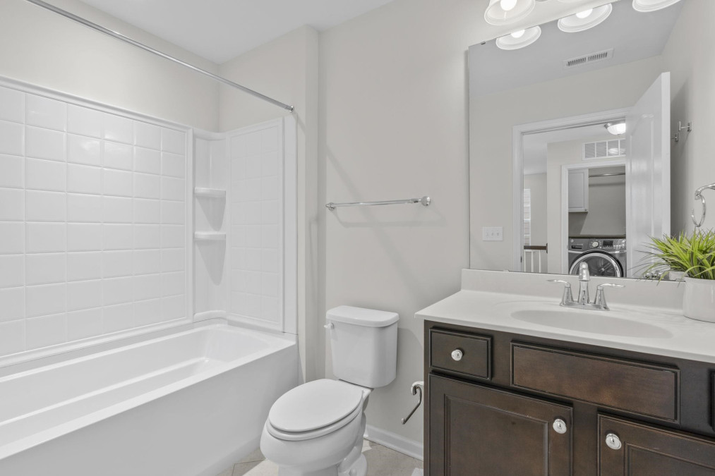 126 Spring Pine Ln Holly Springs, NC 27540