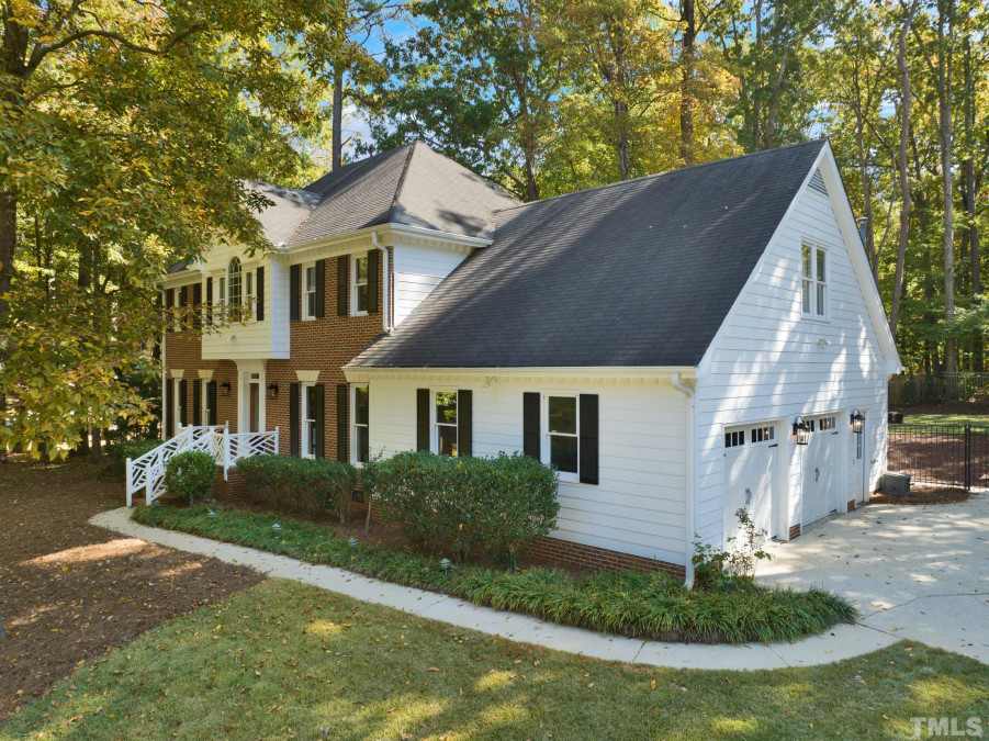 410 Lochside Dr, Cary, NC 27518 Raleigh Realty