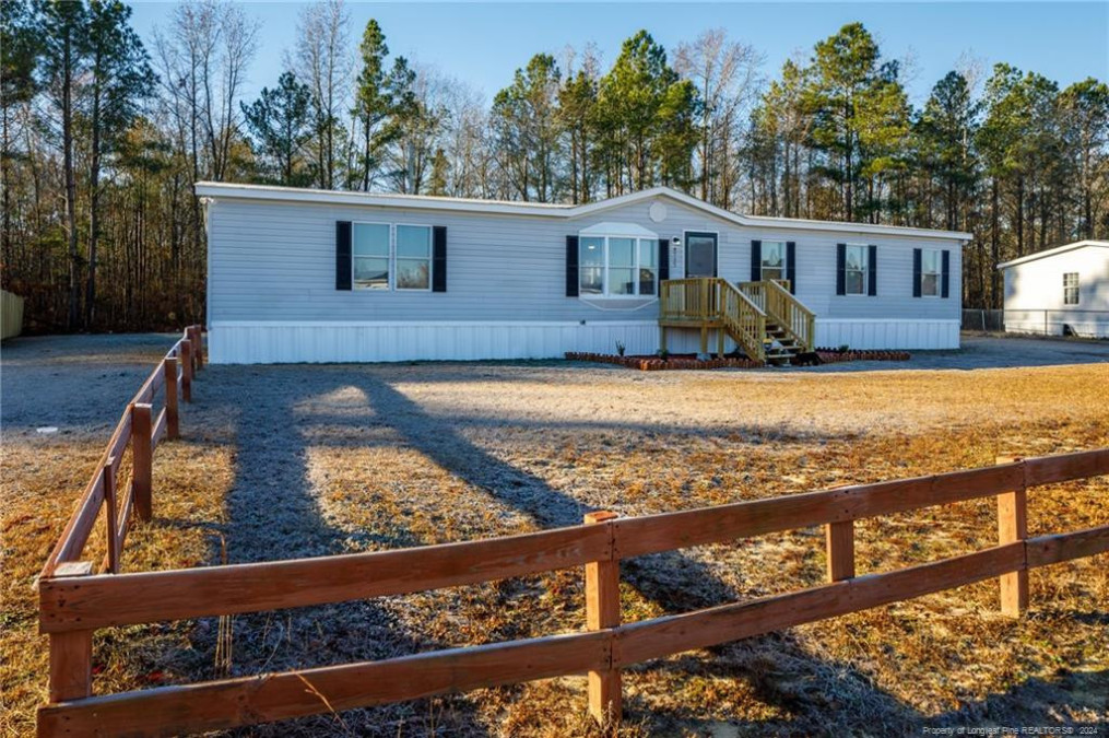 4717 Hickory Ridge Rd Parkton, NC 28371