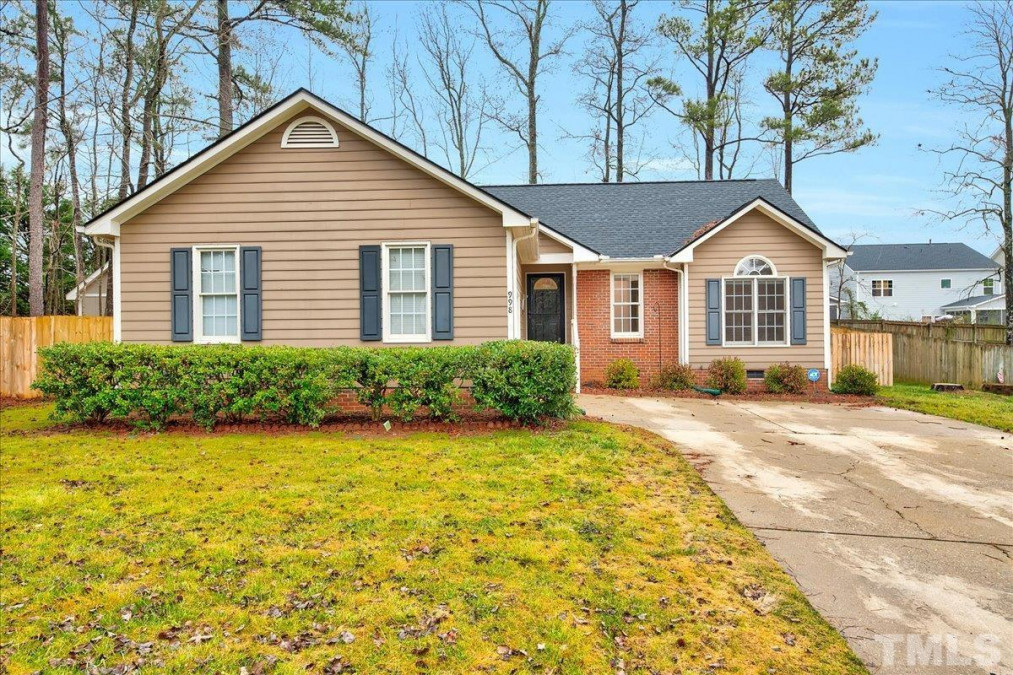998 St Catherines Dr Wake Forest, NC 27587