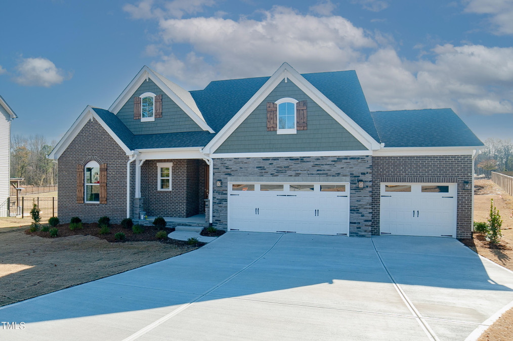 211 Clearbrook Ct Angier, NC 27501
