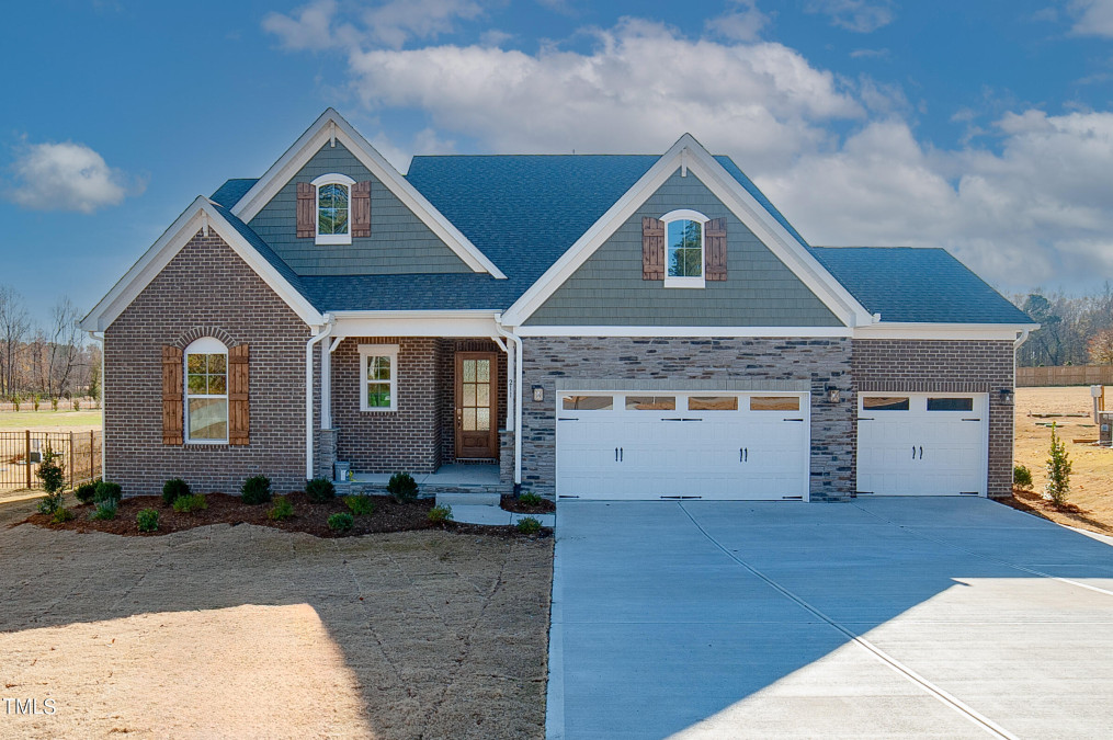 211 Clearbrook Ct Angier, NC 27501