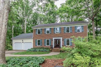 129 Amesbury Ln Cary, NC 27511