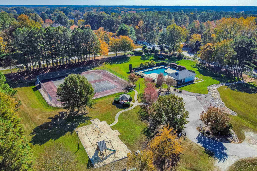 3308 Bentwillow Dr Fuquay Varina, NC 27526