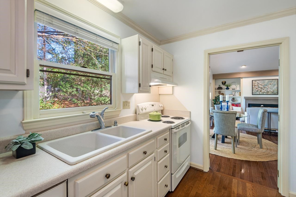 803 Inglenook Dr Durham, NC 27707