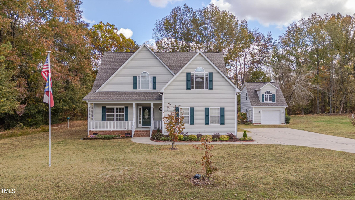 1493 Grassy Hills Ln Holly Springs, NC 27540