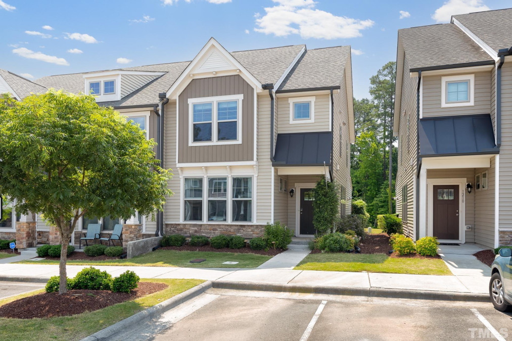 1214 Metropolitan Dr, Durham, NC 27713 Raleigh Realty