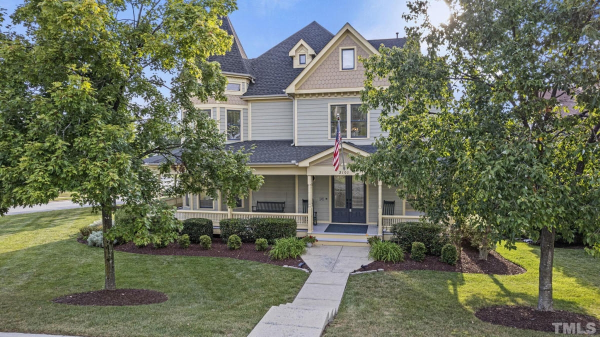 2101 Cameron Pond Dr, Cary, NC 27519 Raleigh Realty