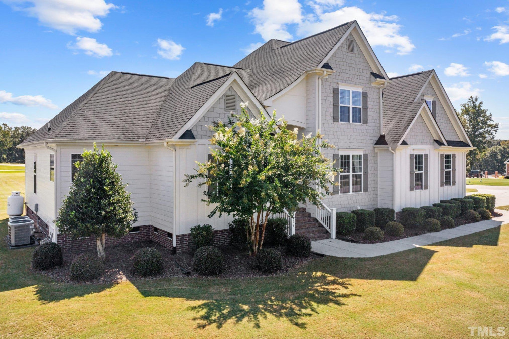 499 Marcellus Way Clayton, NC 27527