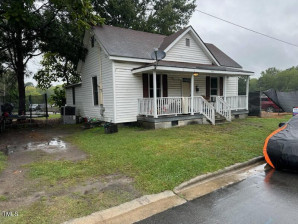 206 Ethel St Selma, NC 27576