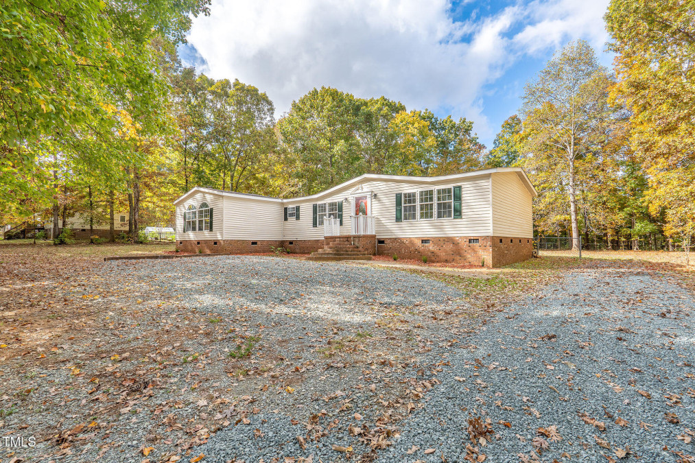 6423 Forest Grove Dr Snow Camp, NC 27349