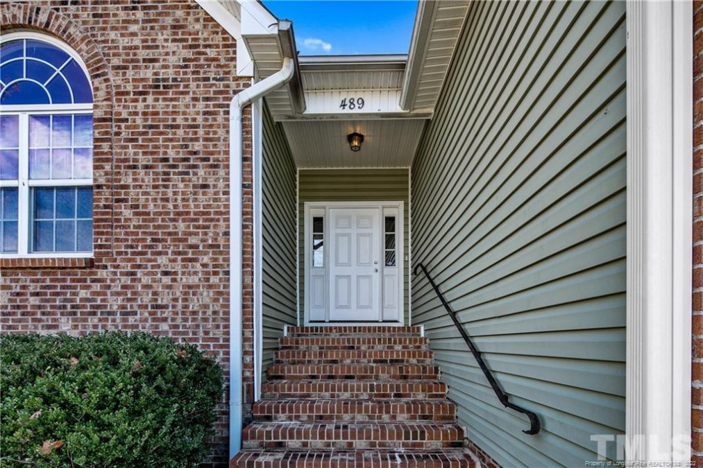 489 Colonial Hills Dr, Lillington, NC 27546 Raleigh Realty