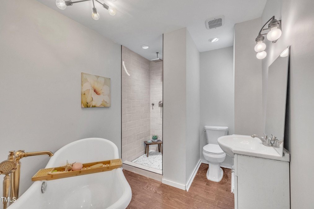 9321 Stephenson Adams Ln Willow Springs, NC 27592