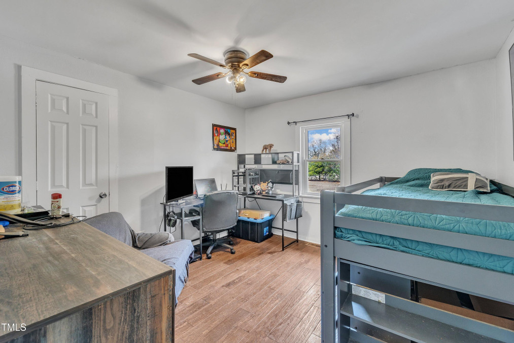 9321 Stephenson Adams Ln Willow Springs, NC 27592