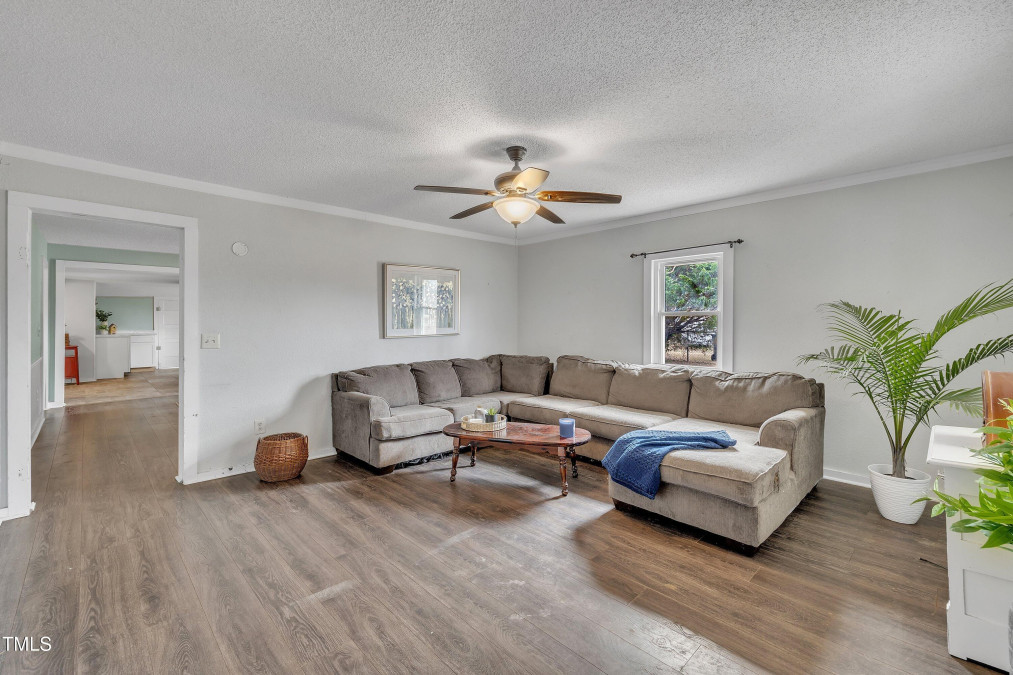 9321 Stephenson Adams Ln Willow Springs, NC 27592