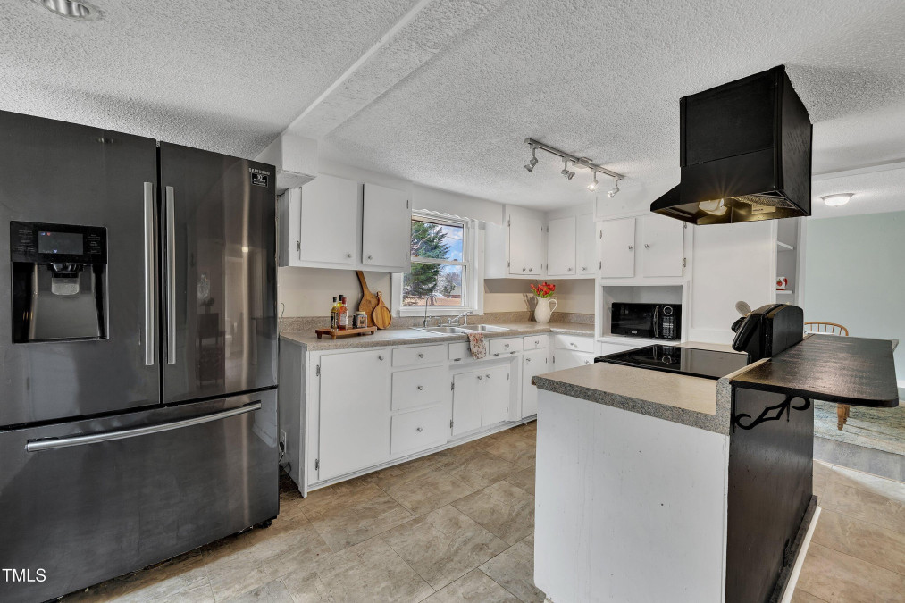 9321 Stephenson Adams Ln Willow Springs, NC 27592