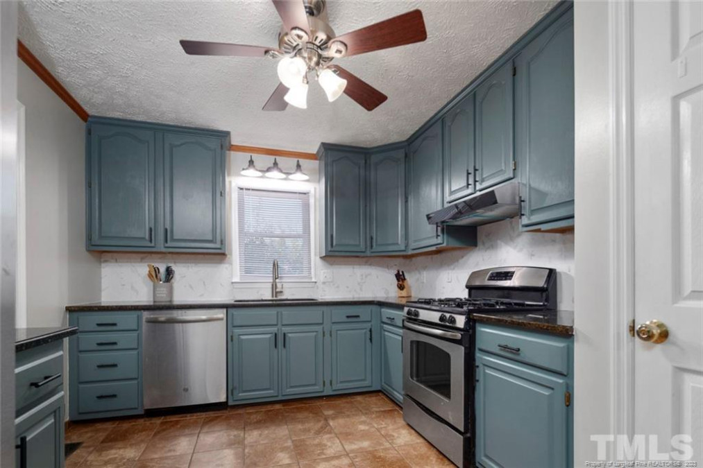 1105 Chestnut Wood Dr Fayetteville, NC 28314