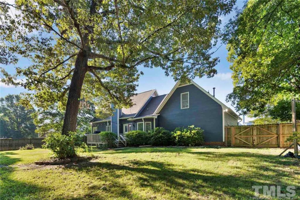 1105 Chestnut Wood Dr Fayetteville, NC 28314