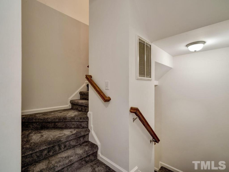 2615 Garden Knoll Ln Raleigh, NC 27614