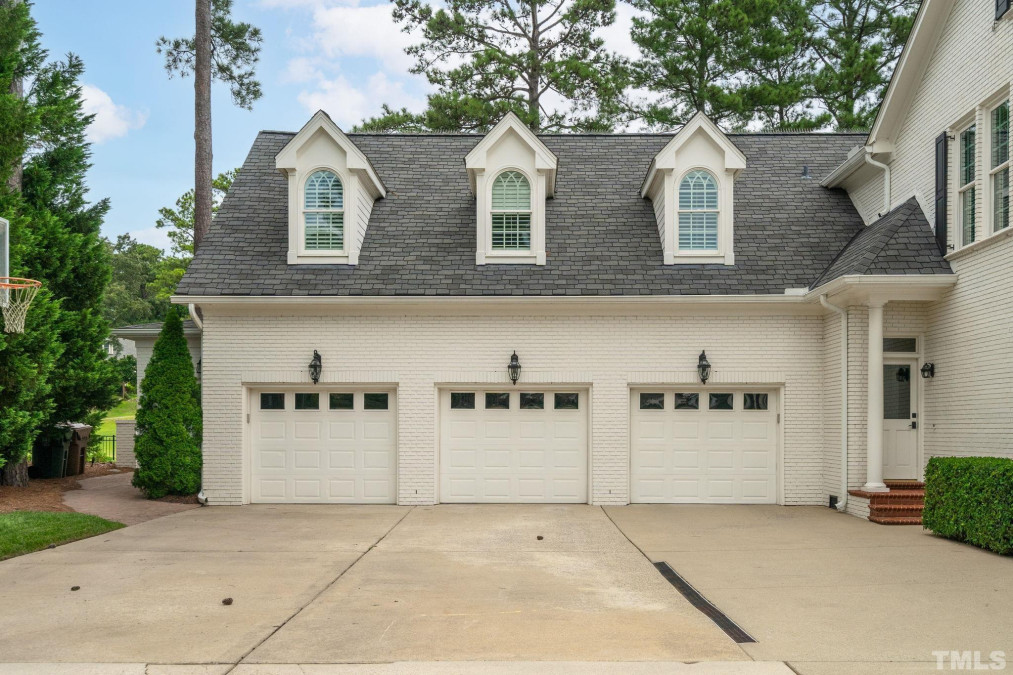 105 Fairway Valley Ct Cary, NC 27513