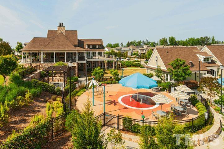 23 Fallenwood Ln Chapel Hill, NC 27516