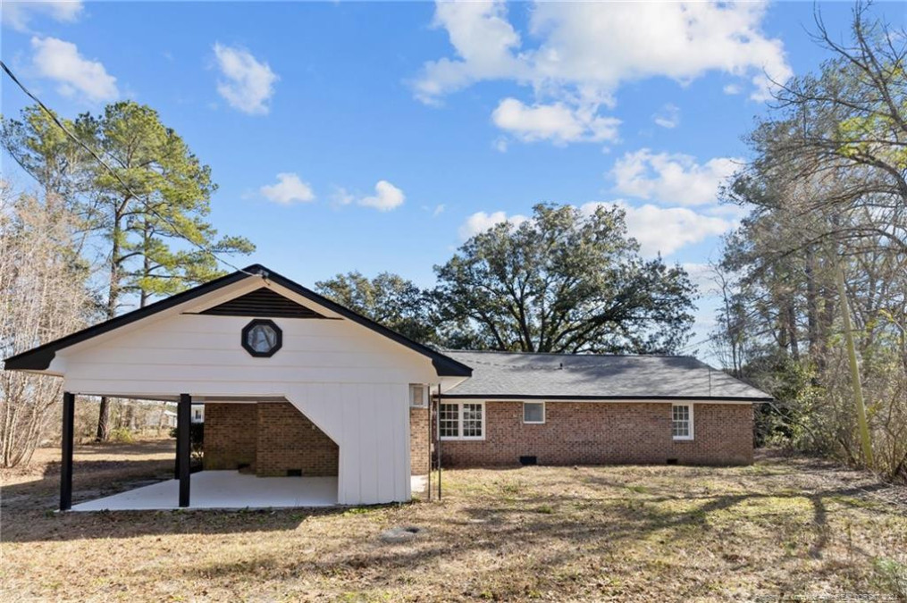 697 Crusoe Island Rd Whiteville, NC 28472