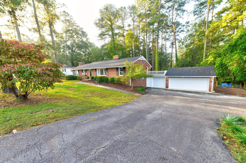 715 Spring Ln Sanford, NC 27330