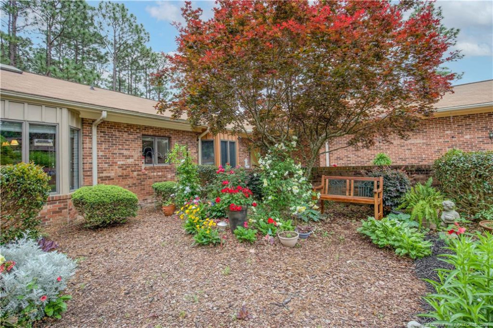 653 Redwood Dr Southern Pines, NC 28387