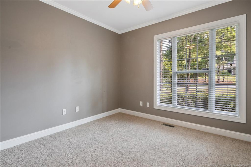 16 Edgemont Ter Sanford, NC 27332