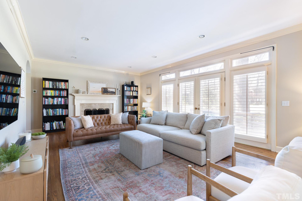 1126 Burning Tree Dr Chapel Hill, NC 27517