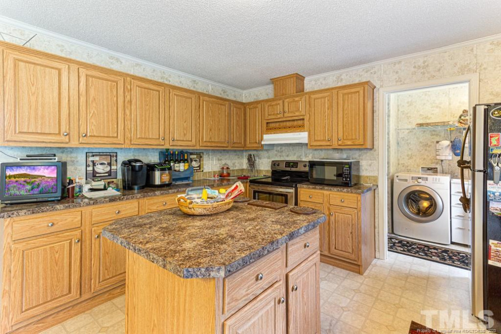 184 Mullins Dr Lillington, NC 27546