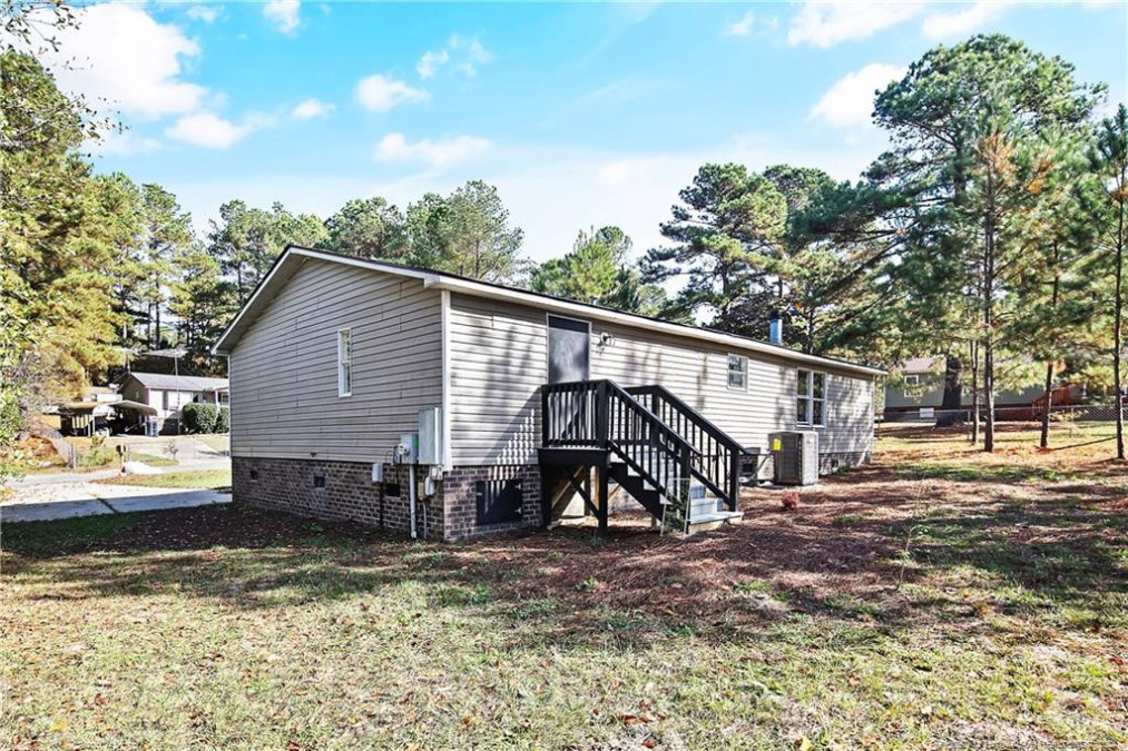 1922 Scottish Ct Raeford, NC 28376