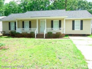 692 Dowfield Dr Fayetteville, NC 28311