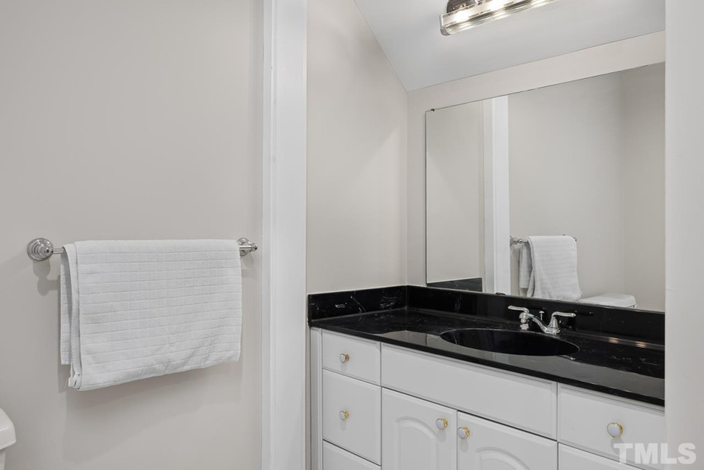1101 Heron Pond Dr Chapel Hill, NC 27516