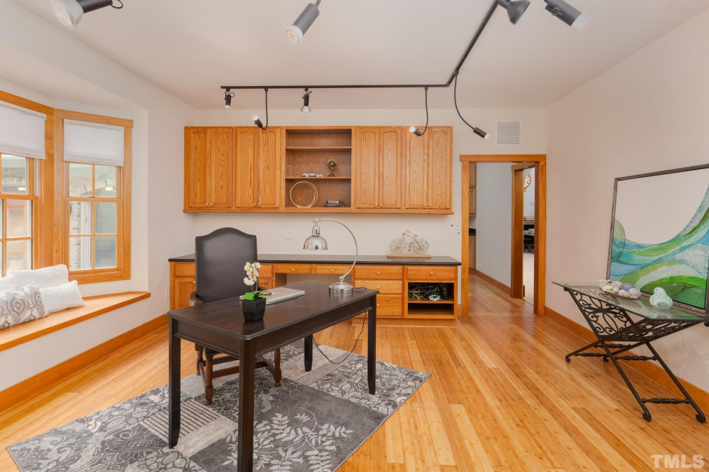 1607 Cates Hickory Hill Ln Hillsborough, NC 27278