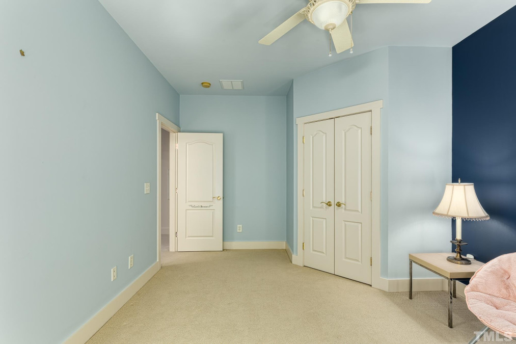 1607 Cates Hickory Hill Ln Hillsborough, NC 27278