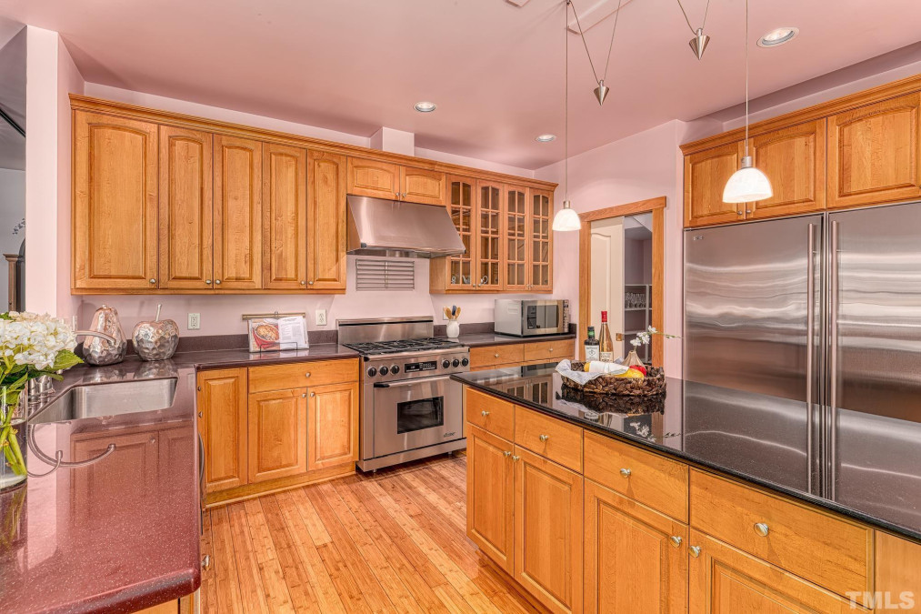 1607 Cates Hickory Hill Ln Hillsborough, NC 27278