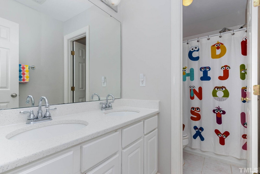 5012 Bartons Enclave Ln, Raleigh, NC 27613 Raleigh Realty