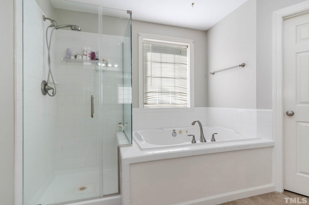 5012 Bartons Enclave Ln, Raleigh, NC 27613 Raleigh Realty