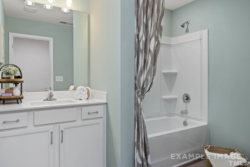 350 Castle Pond Way Fuquay Varina, NC 27526