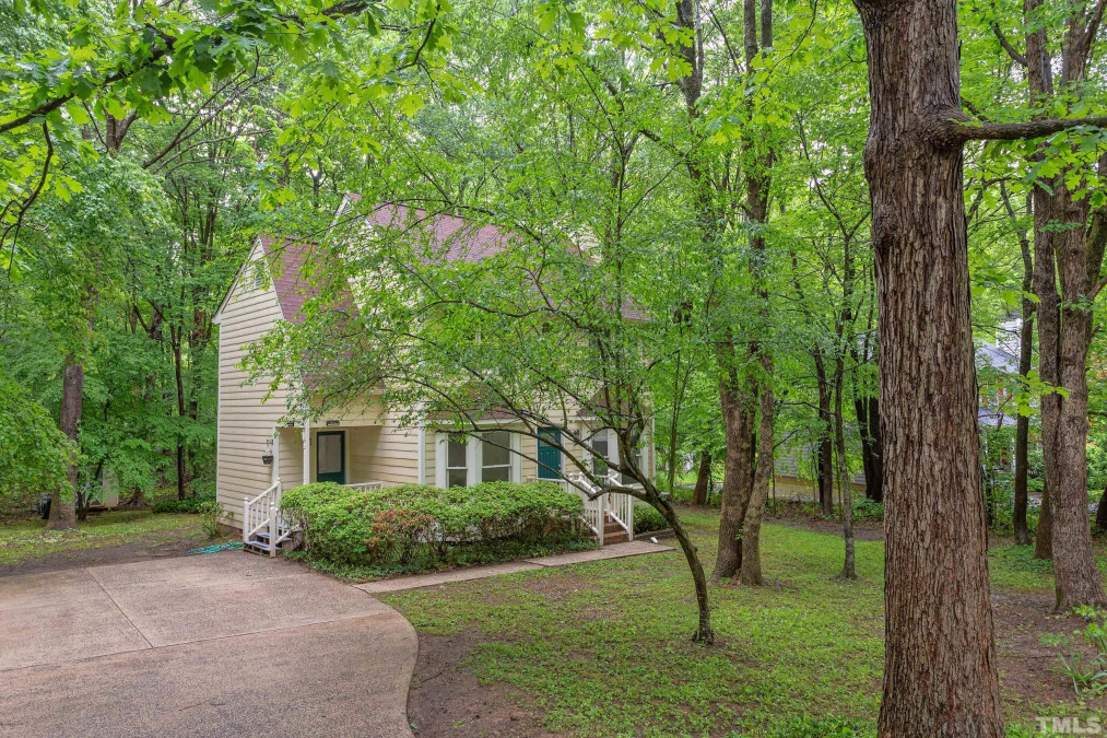 102 Pointe Pl, Hillsborough, NC 27278 Raleigh Realty