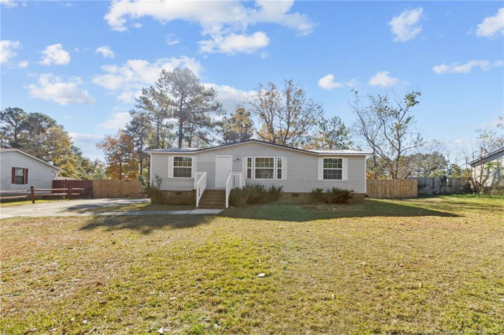 307 Mcdougald Dr Raeford, NC 28376