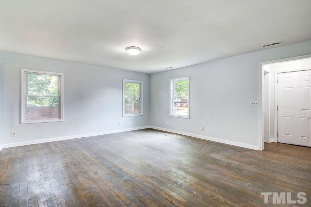 610 Waddell St Selma, NC 27576