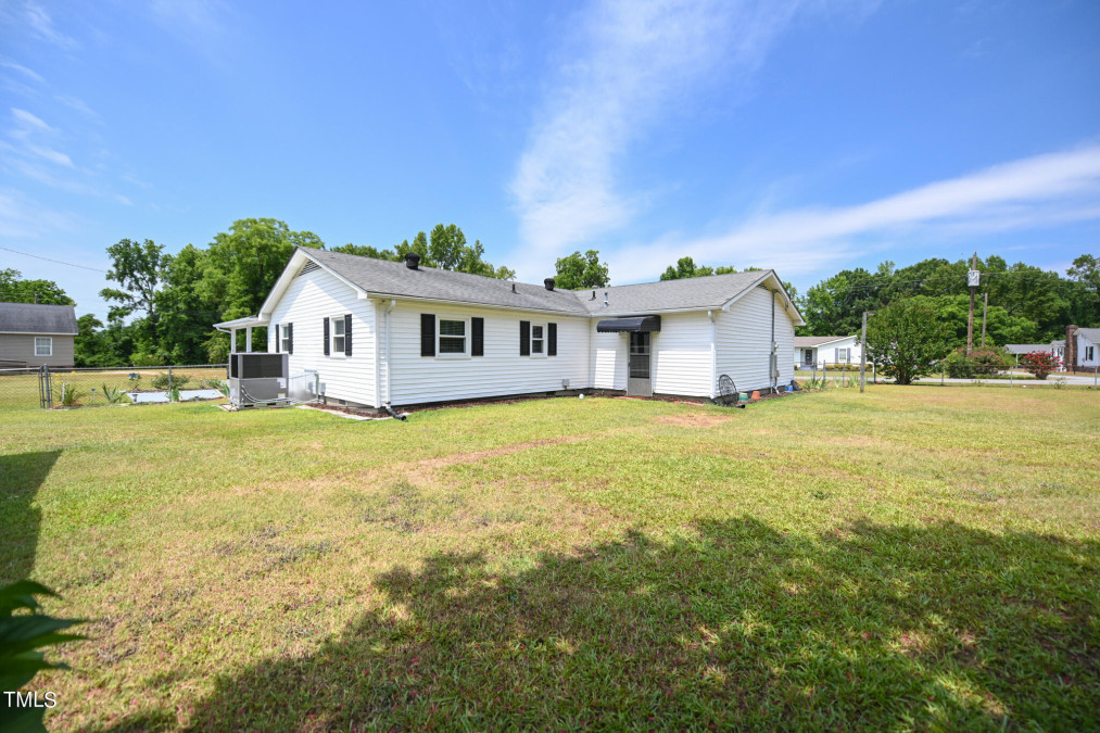 101 Mulberry Ln Dunn, NC 28334