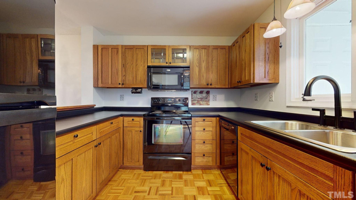 3905 Carnegie Ln Raleigh, NC 27612
