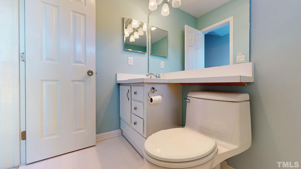 3905 Carnegie Ln Raleigh, NC 27612