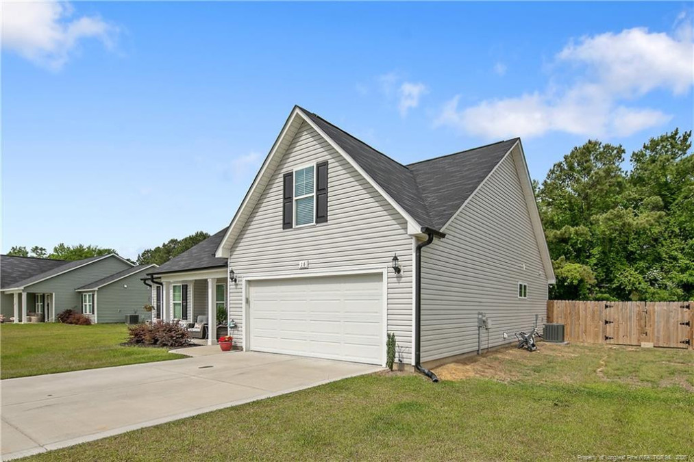 16 Finch Ln Parkton, NC 28371