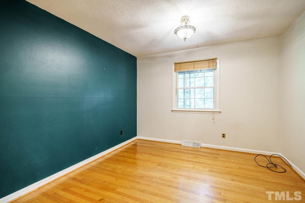 215 Bennington Dr Chapel Hill, NC 27516