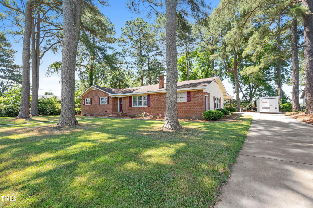 504 South St Fremont, NC 27830